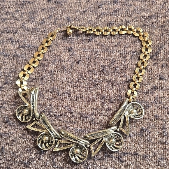 selini Jewelry - Vintage Selini Signed Two-Toned Gold& Silver Necklace 💫